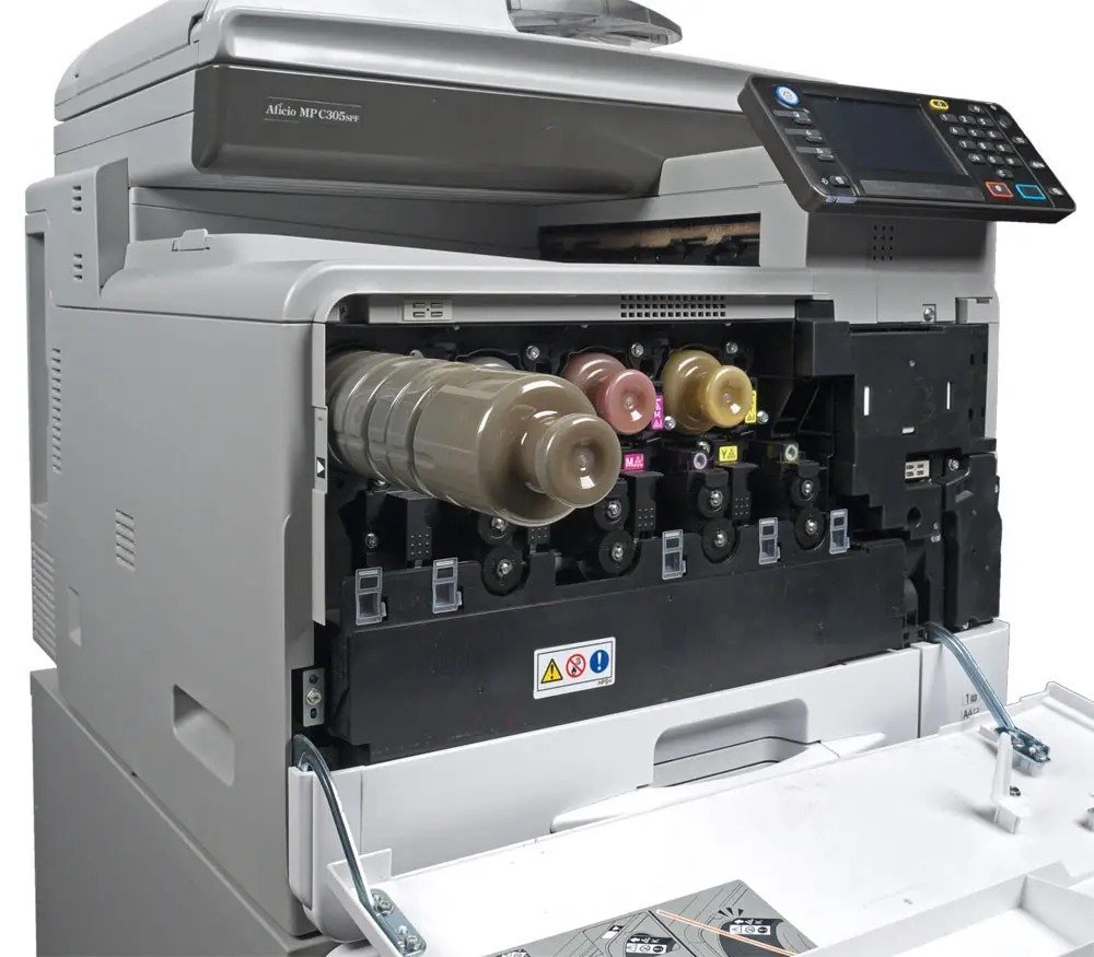 Ricoh MP C305 – ماكينة ألوان ذكية للمكاتب الحديثة تجمع بين الجودة والتوفير 2 Ricoh MP C305 – ماكينة ألوان ذكية للمكاتب الحديثة تجمع بين الجودة والتوفير 1