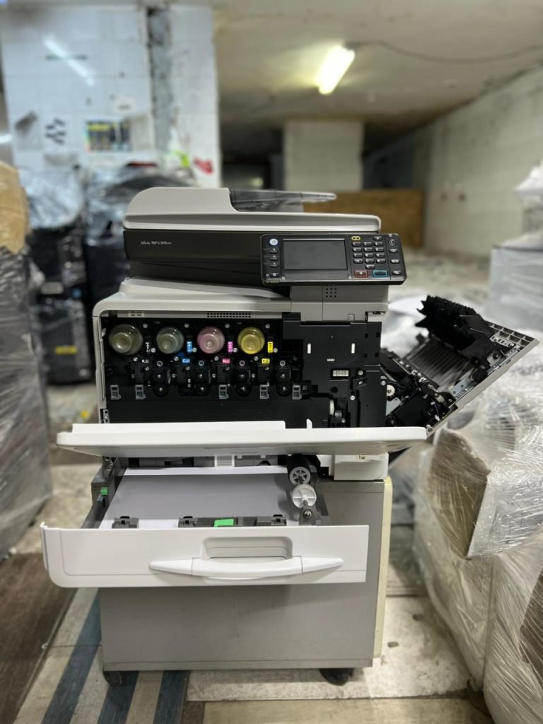 RICOH MP C305